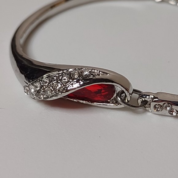 Cute Red And Silver Tone 7 Inch Bracelet - Picture 3 of 11